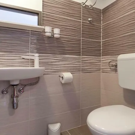 Homestay City Center With Balcony Pula